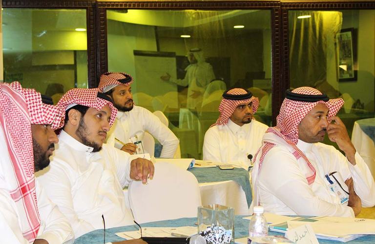 دورة التأثير في العميل للموظفين