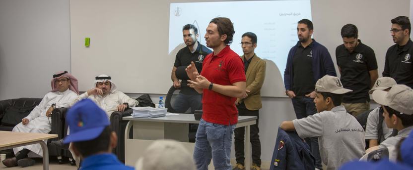 انطلاق المخيم العلمي الاول بالجبيل (1)